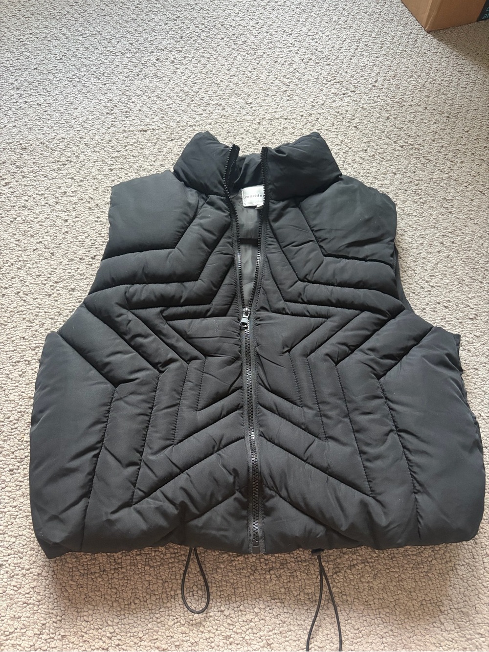 Madden Girl Black Quilted Star-Pattern Puffer Vest